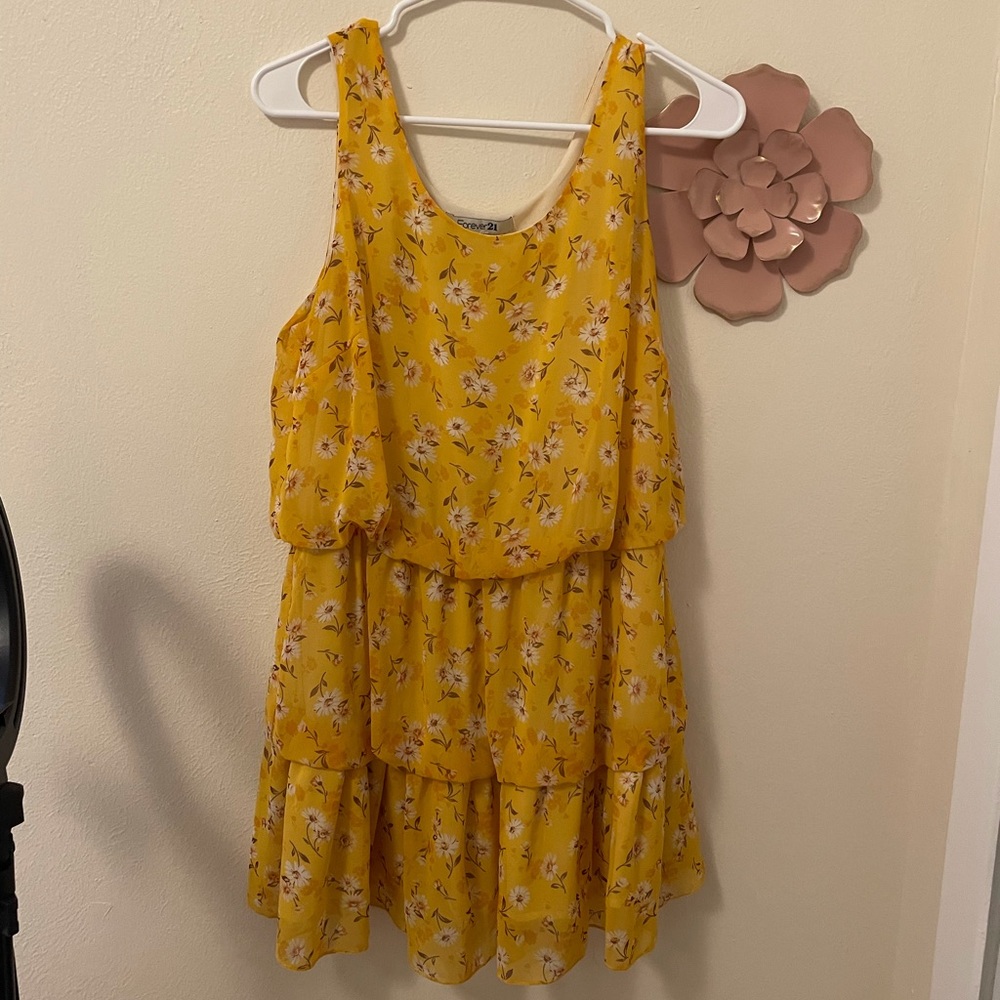Yellow sunflower midi dress.